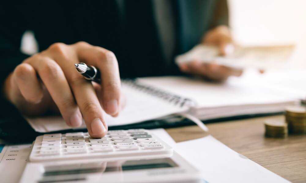 Financial Skills Every Teen Should Learn Before Graduation